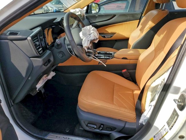 Salvage 2025 Lexus Nx 350h  in White