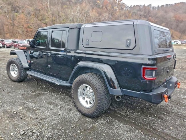 Salvage 2022 Jeep Gladiator Mojave in Black