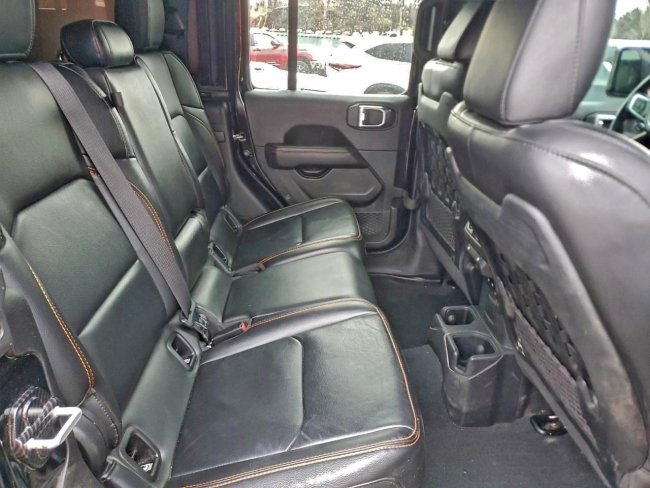 Salvage 2022 Jeep Gladiator Mojave in Black