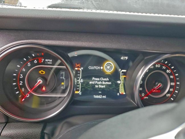 Salvage 2022 Jeep Gladiator Mojave in Black