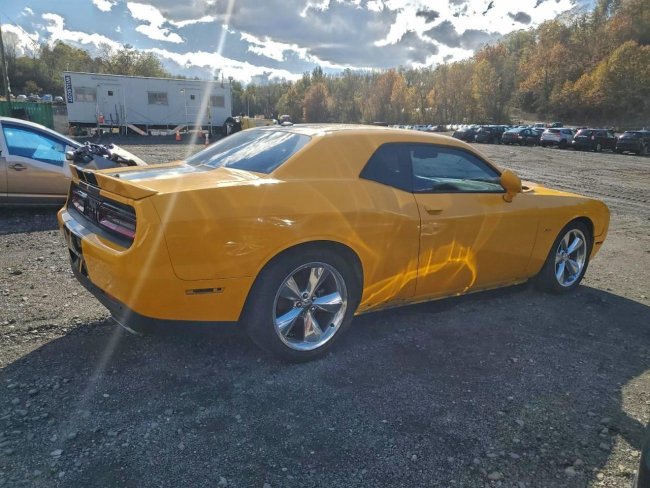 Salvage 2019 Dodge Challenger R/t in Yellow