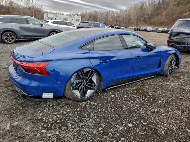 Salvage 2024 Audi Rs E-tron Gt in Blue