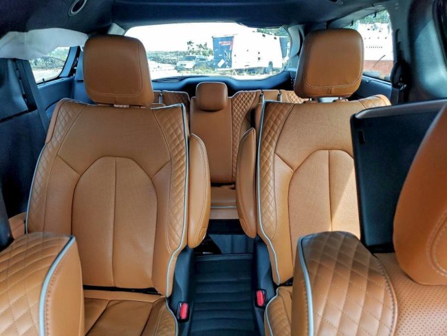 Salvage 2022 Chrysler Pacifica Pinnacle in Blue