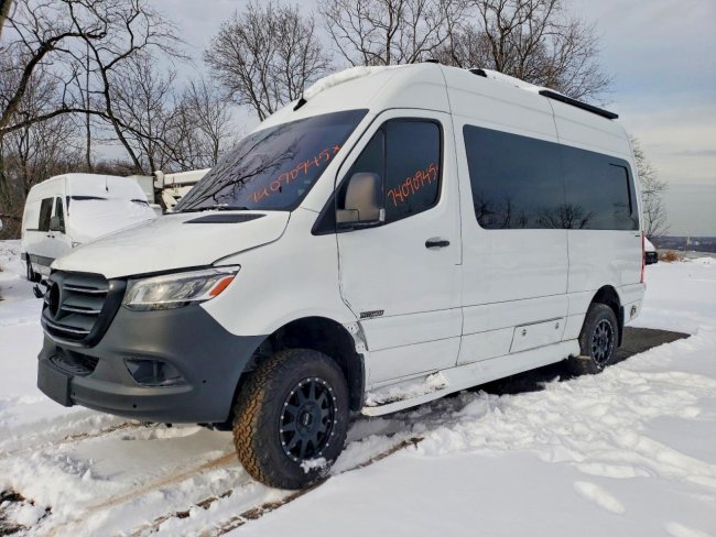 Salvage 2022 American Coach Patriot Freedom  in White