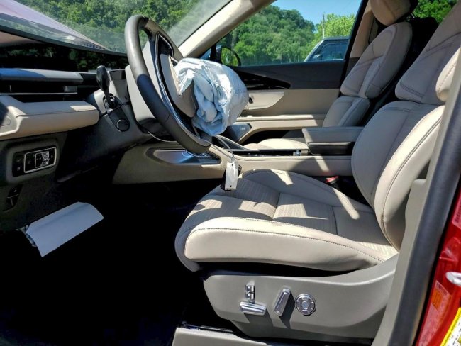 Salvage 2025 Lincoln Nautilus  in Burgundy