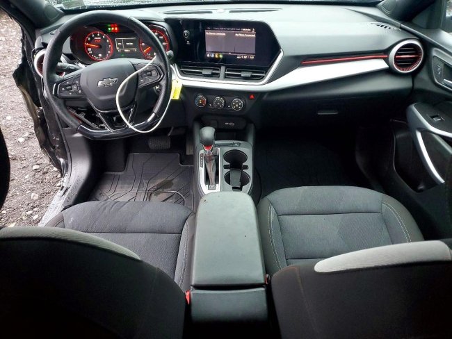 Salvage 2024 Chevrolet Trax 1rs in Black