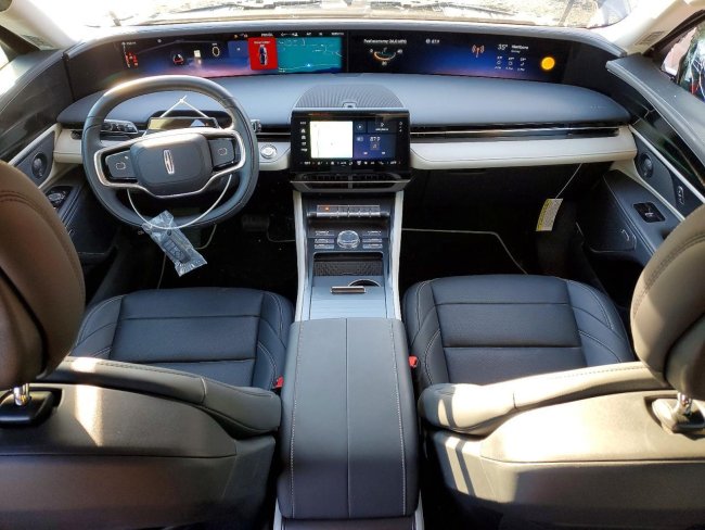 Salvage 2025 Lincoln Nautilus  in Black