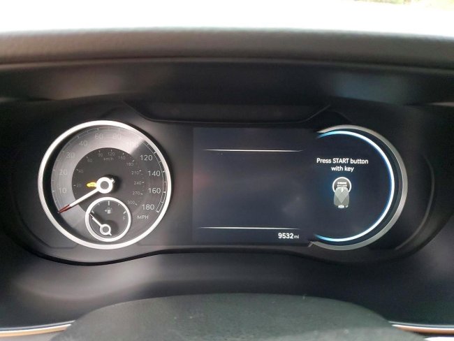 Salvage 2025 Genesis G70  in Gray