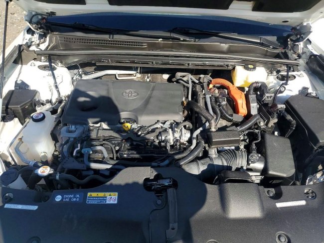 Salvage 2023 Toyota Crown Xle in White