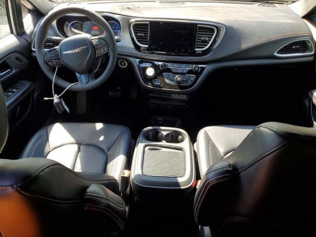 Salvage 2024 Chrysler Pacifica Hybrid Select in White