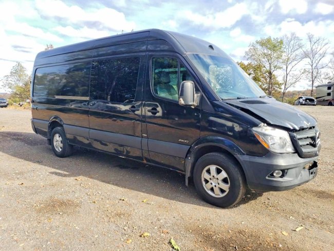 Salvage 2016 Mercedes-benz Sprinter  in Black
