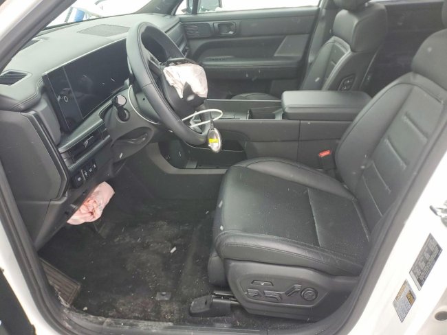 Salvage 2025 Hyundai Santa Fe Calligraphy in White