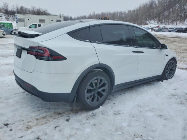 Salvage 2024 Tesla Model X  in White