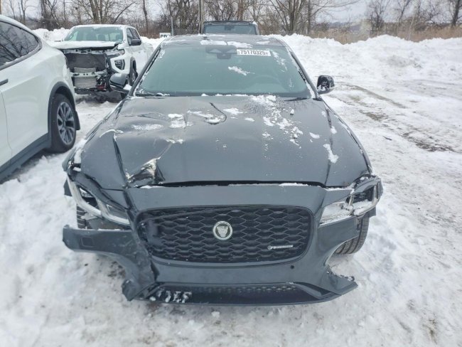 Salvage 2024 Jaguar Xf R-dynamic Se in Gray