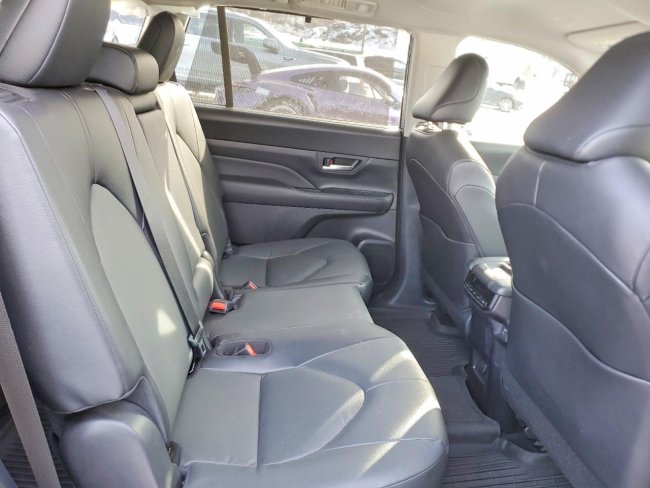 Salvage 2025 Toyota Grand Highlander Xle in Black