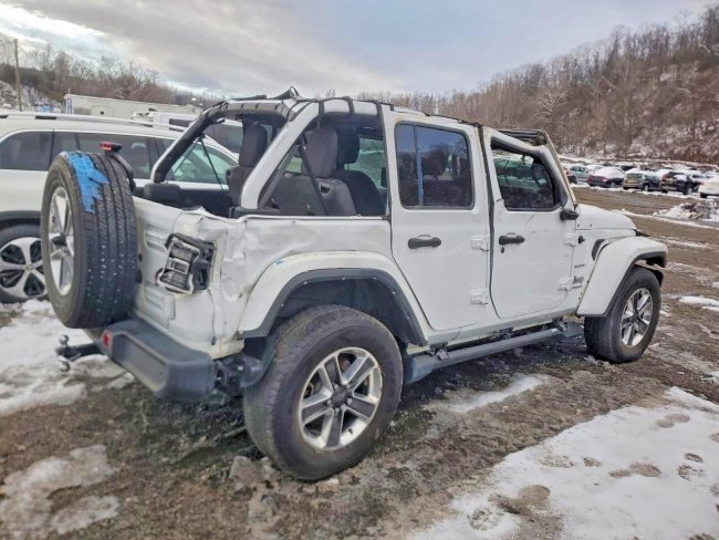 Salvage 2021 Jeep Wrangler Unlimited Sahara in White