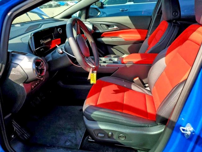 Salvage 2025 Chevrolet Equinox Rs in Blue