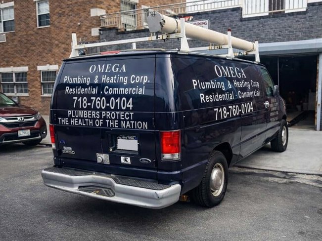 Salvage 2000 Ford Econoline 250 in Blue