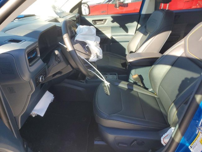 Salvage 2025 Ford Maverick Lobo-premium in Синий