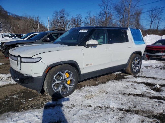 Salvage 2024 Rivian R1s Adventure in White