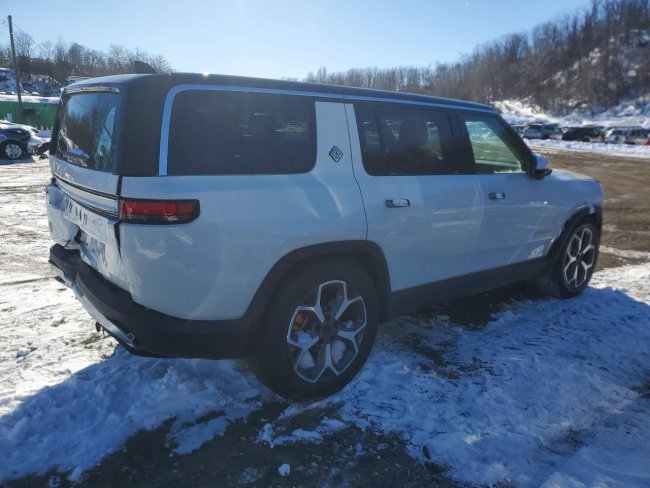 Salvage 2024 Rivian R1s Adventure in White