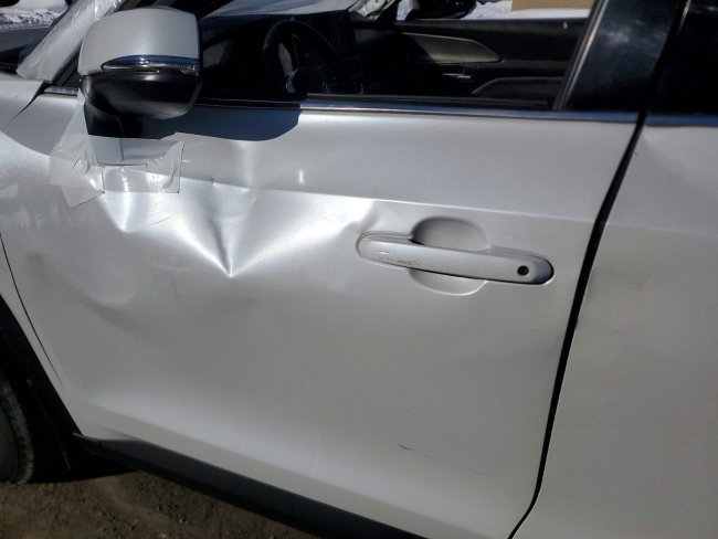 Salvage 2024 Toyota Grand Highlander Xle in White