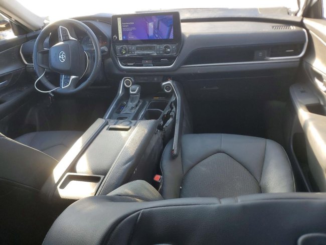 Salvage 2024 Toyota Grand Highlander Xle in White