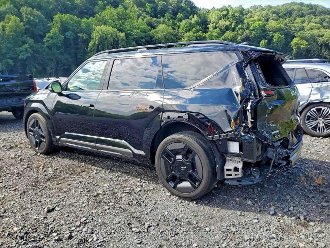 Salvage 2024 Kia Ev9 Gt Line in Black