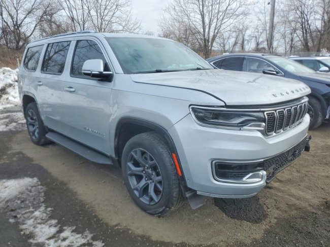 Salvage 2022 Jeep Wagoneer  in Silver
