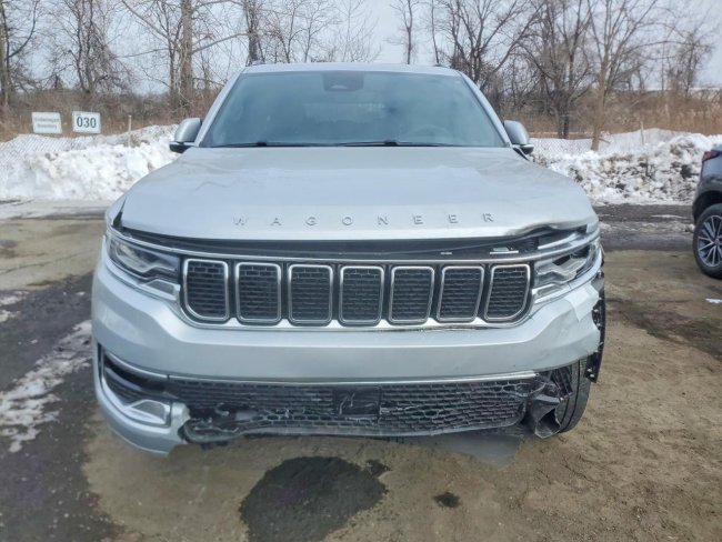 Salvage 2022 Jeep Wagoneer  in Silver