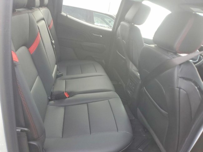 Salvage 2025 Chevrolet Colorado Z71 in Белый