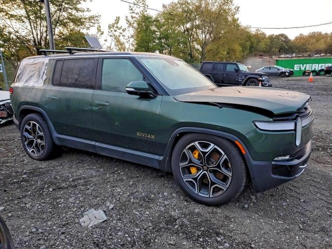 Salvage 2023 Rivian R1s Launch Edition in Green