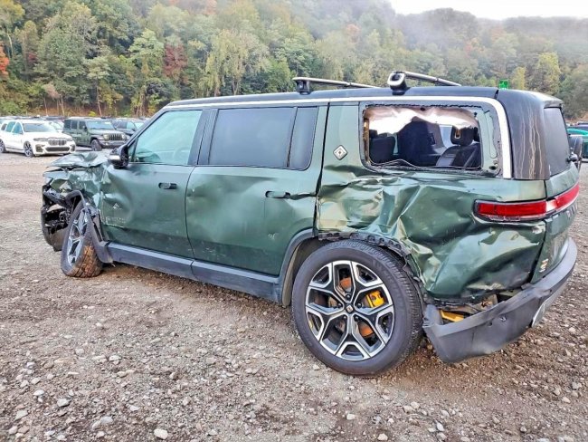 Salvage 2023 Rivian R1s Launch Edition in Green