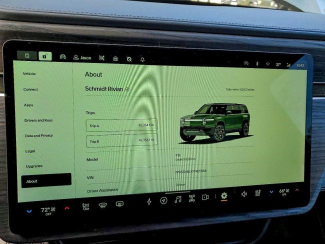 Salvage 2023 Rivian R1s Launch Edition in Green