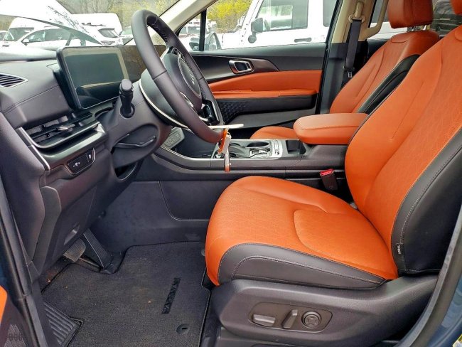 Salvage 2025 Kia Carnival Sx in Синий