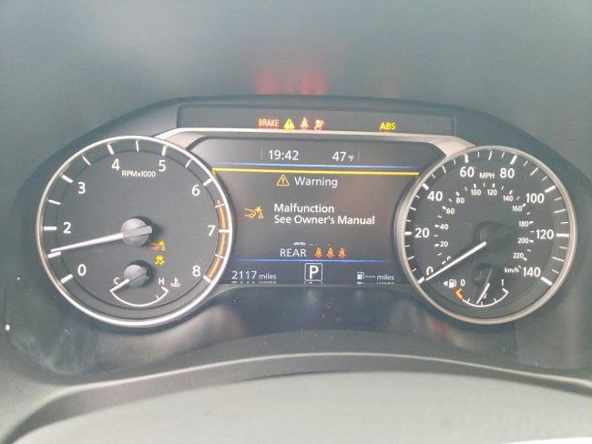 Salvage 2025 Nissan Altima Sr in Black