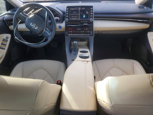 Salvage 2022 Toyota Avalon Xle in White