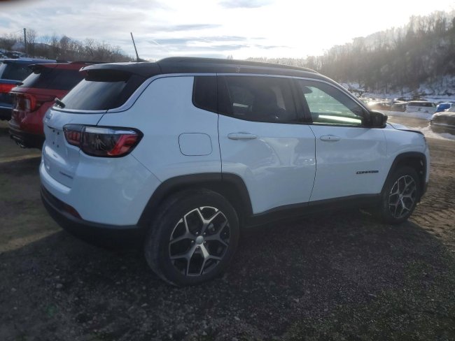 Salvage 2024 Jeep Compass Limited in White