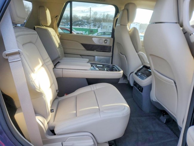 Salvage 2020 Lincoln Navigator  in Blue