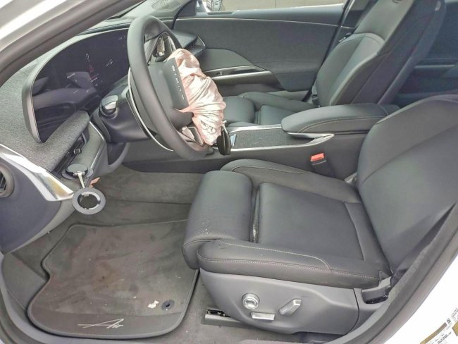 Salvage 2025 Lucid Motors Air  in White