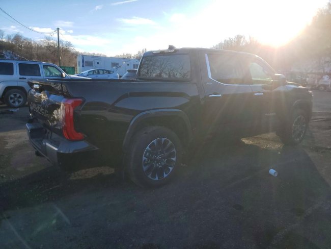 Salvage 2025 Toyota Tundra Limited in Коричневый