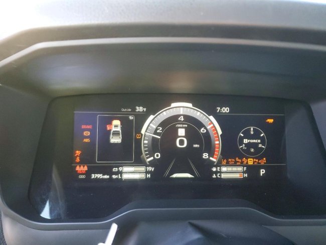 Salvage 2025 Toyota Tundra Limited in Коричневый