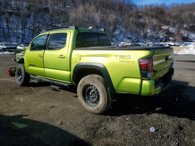 Salvage 2022 Toyota Tacoma Trd Pro in Зеленый