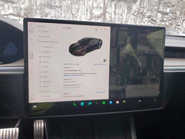 Salvage 2022 Tesla Model S  in Black