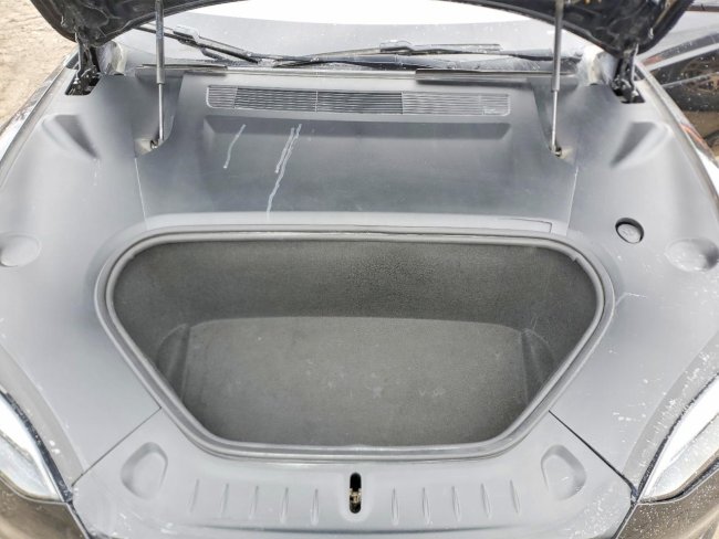 Salvage 2022 Tesla Model S  in Black