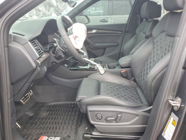 Salvage 2025 Audi Sq5  in Gray