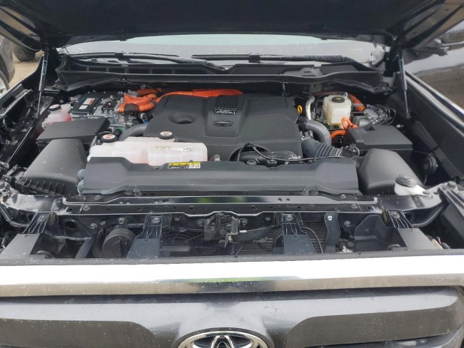 Salvage 2025 Toyota Tundra Limited in Black