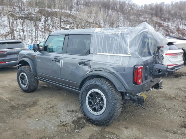 Salvage 2025 Ford Bronco Badlands in Gray