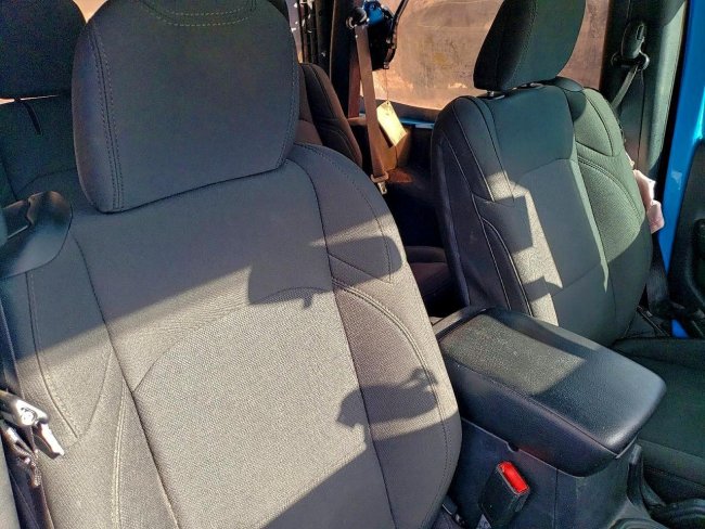 Salvage 2021 Jeep Wrangler  in Blue