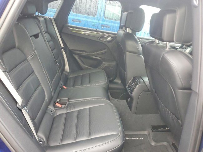 Salvage 2025 Porsche Macan Gts in Blue